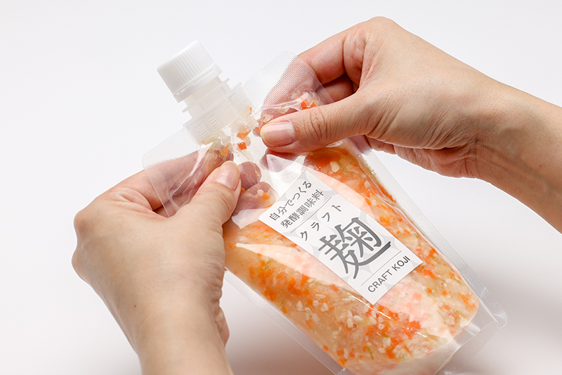 キャップを閉める